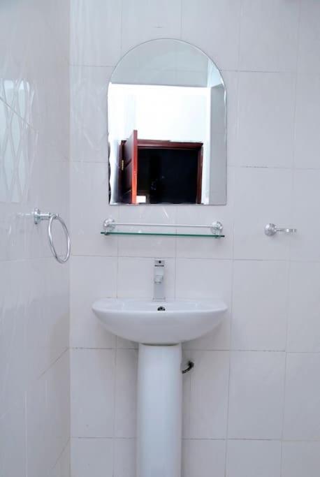 Petite'S Nest - Apartment 3 Accra Exteriör bild