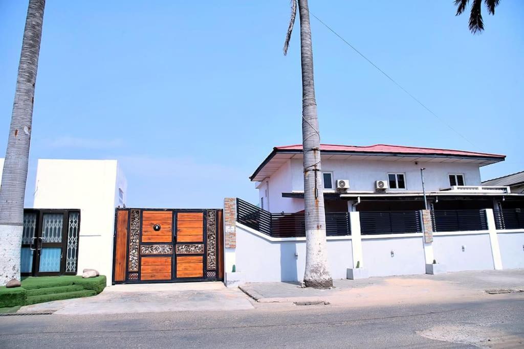 Petite'S Nest - Apartment 3 Accra Exteriör bild